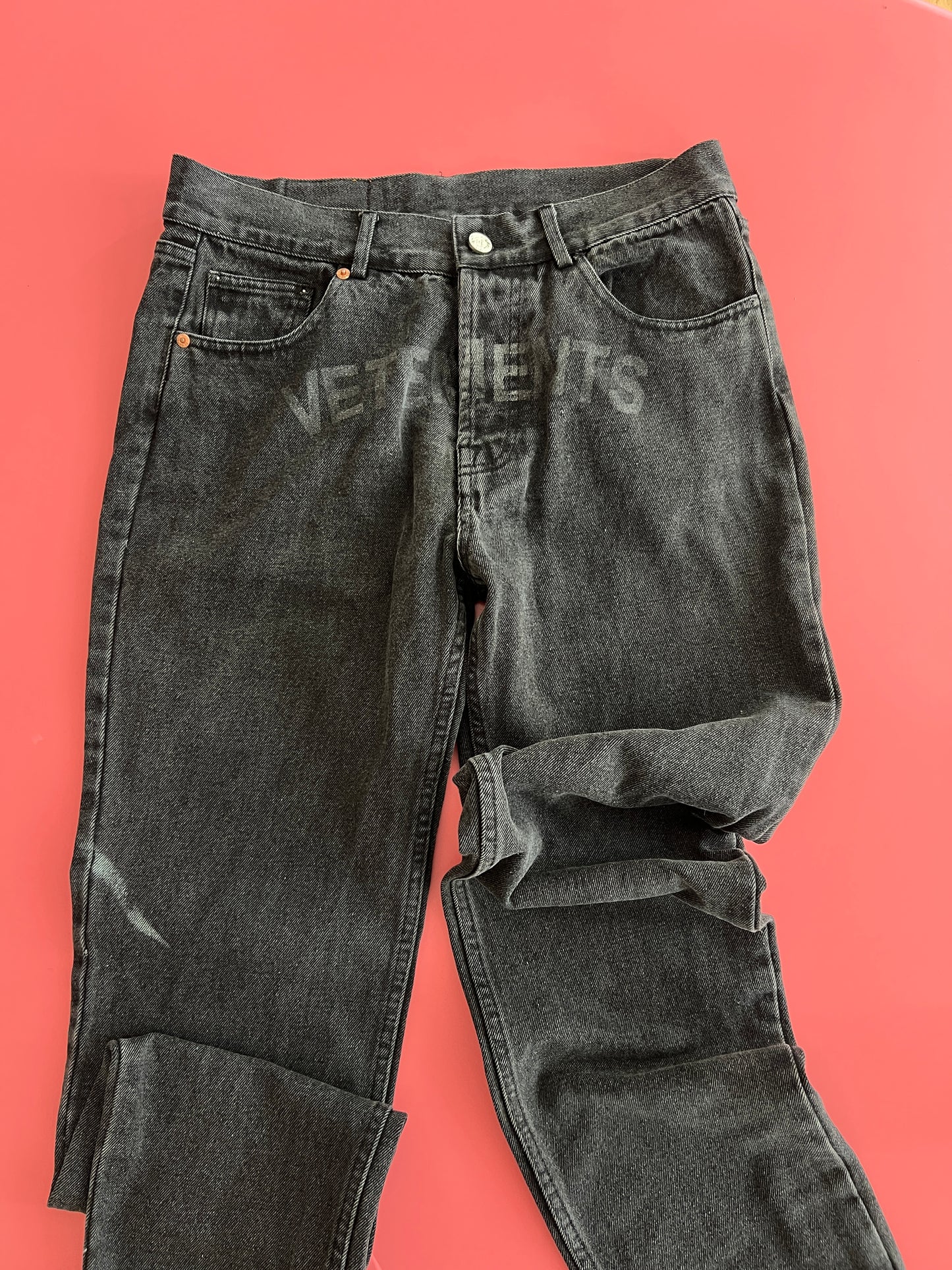 VETEMENTS by demna gvasalia logo denims
