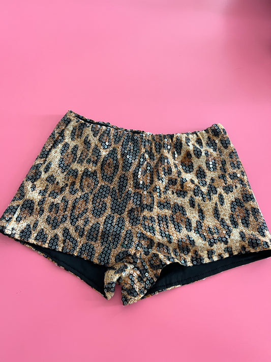 LEO mini shorts