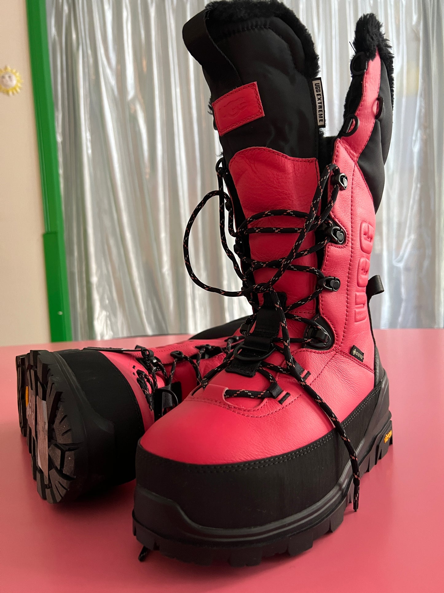 UGG extreme pink