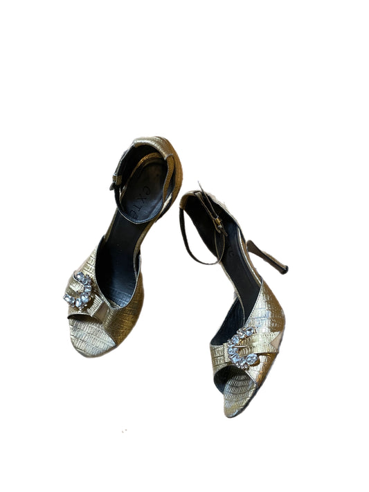 EXTE gold heels with buckle