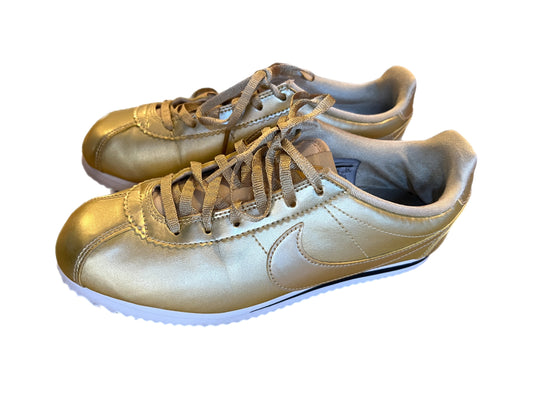 NIKE golden cortez